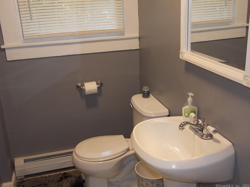 3 Stebbins Brook Ln, Simsbury CT  06070-2452 exterior