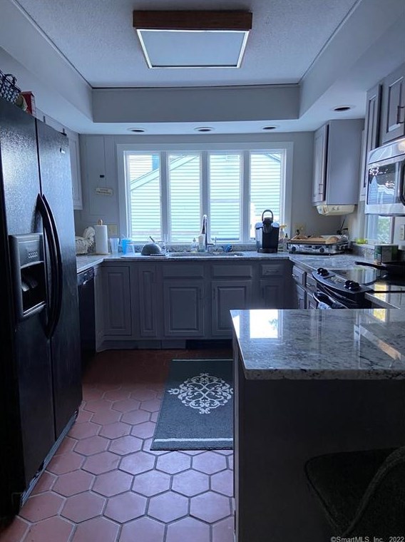 26 Bassett Ln, Madison, CT 06443
