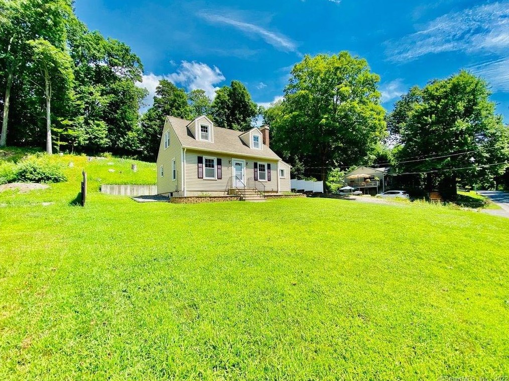 168 Steinmann Ave, Waterbury, CT 06762