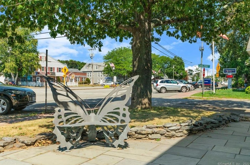 100 Main St #2a, Fenwick, CT 06475
