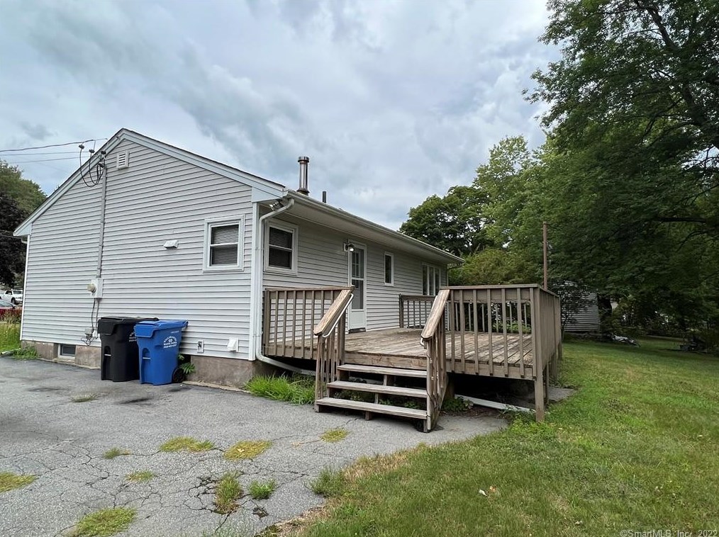 104 Alexander Dr, Colchester, CT 06415-1424