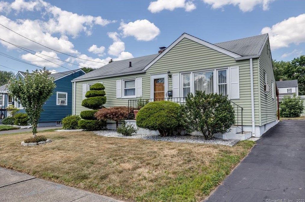 38 Stafford St, Hartford, CT 06106-4150