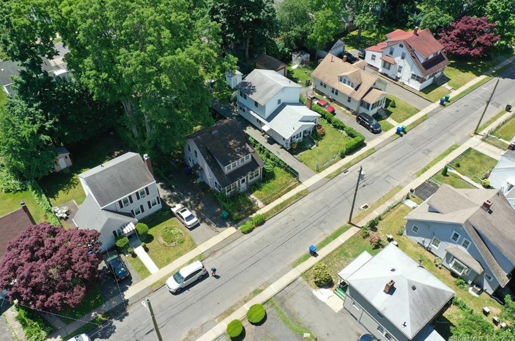 85 Brookline Ave, Bloomfield, CT 06002