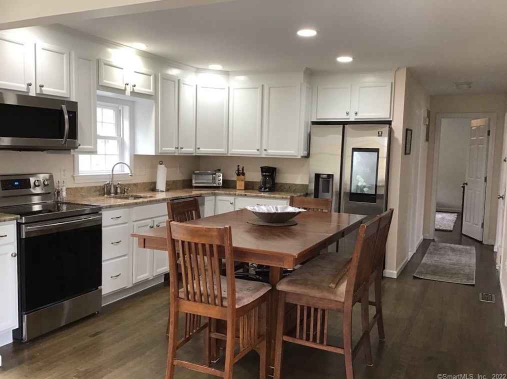 6 Orlando Rd, Norwalk, CT 06854