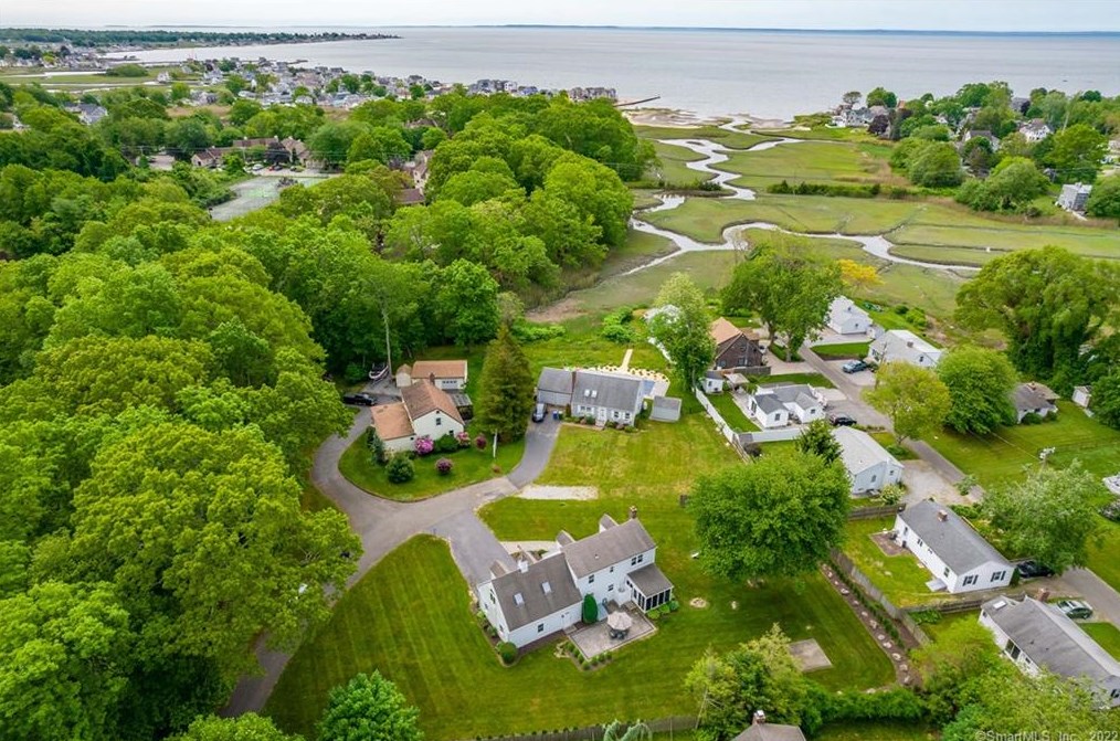 8 Thompson Rd, Fenwick CT  06475-1632 exterior