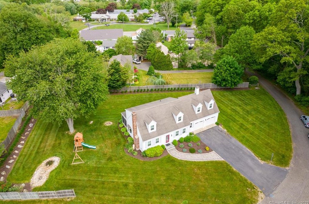 8 Thompson Rd, Fenwick, CT 06475
