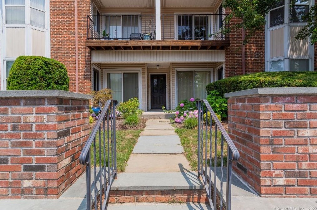 170 Forest St Apt 14, Stamford, CT 06901