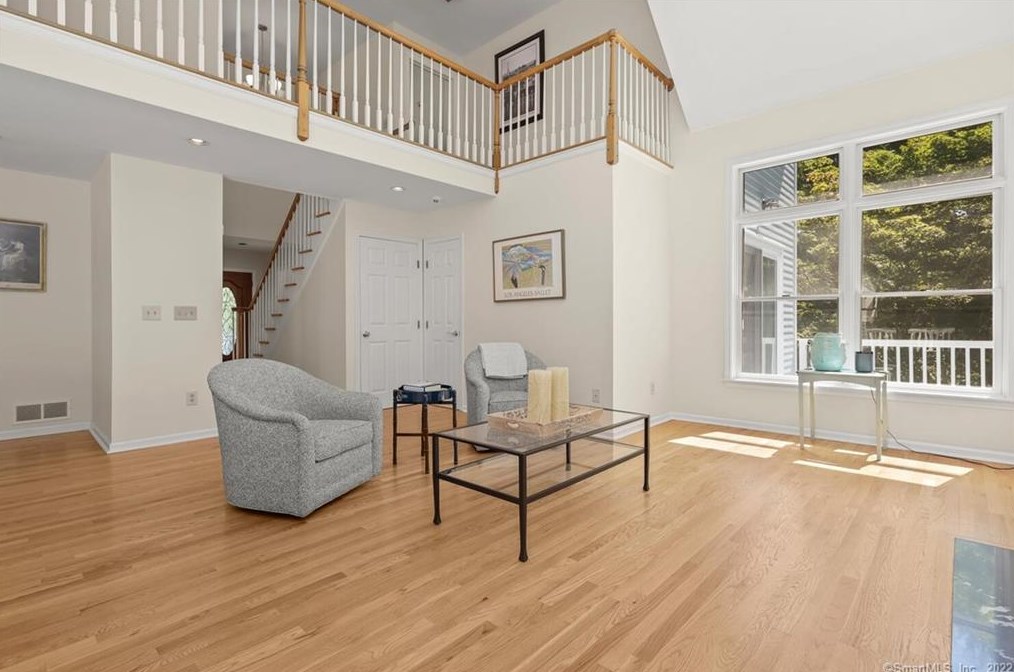 11 Edgewood Dr, Greenwich, CT 06831