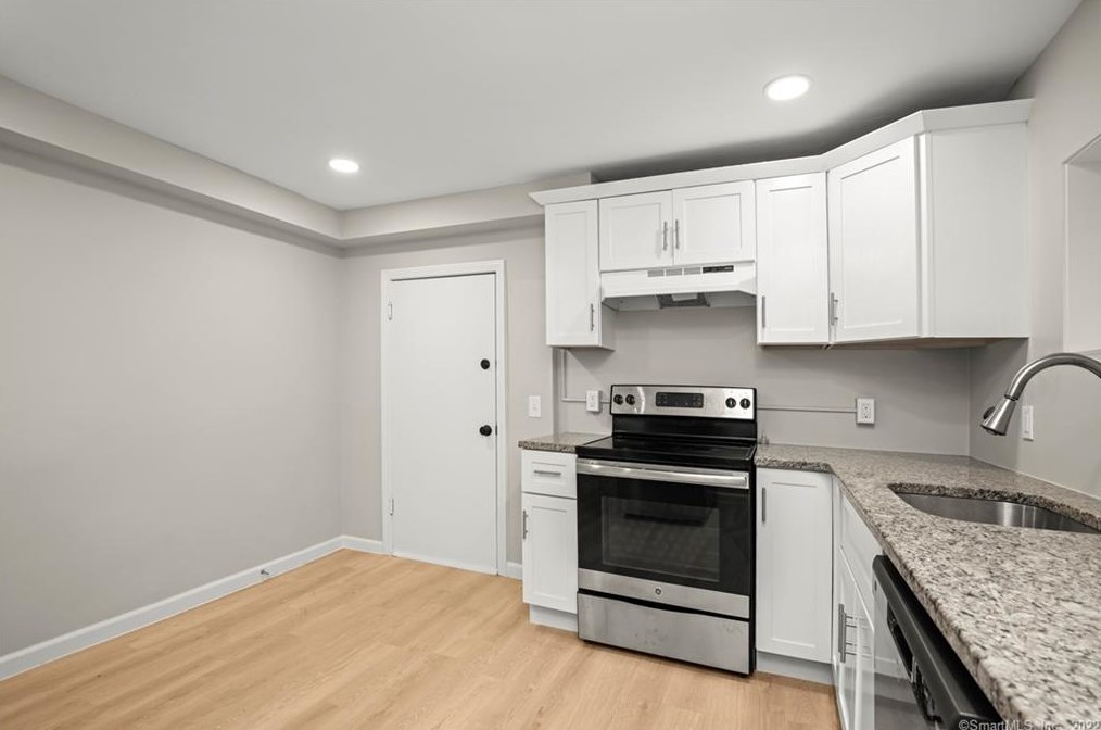 106 River Rd #4, Huntington, CT 06484