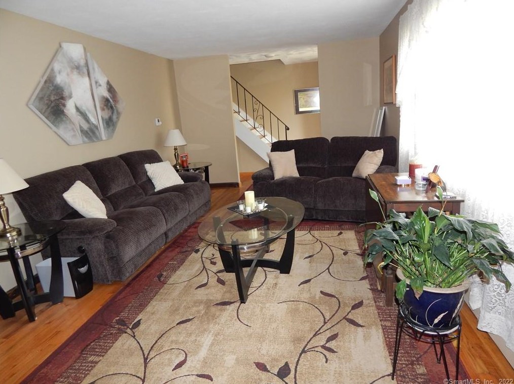 112 Meander Ln, Southington, CT 06489