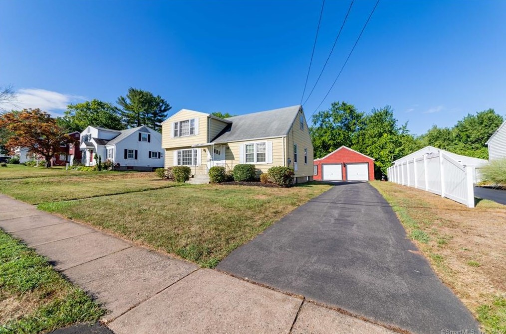 23 Brookfield Dr, Hartford, CT 06118-2902