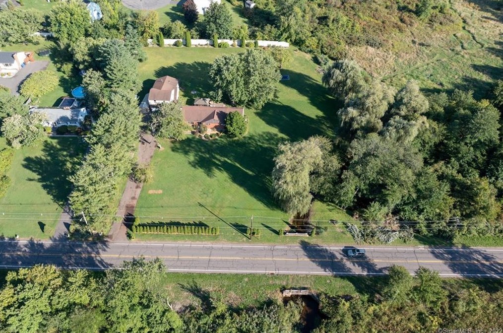 272 Pierce Rd, Wapping, CT 06074