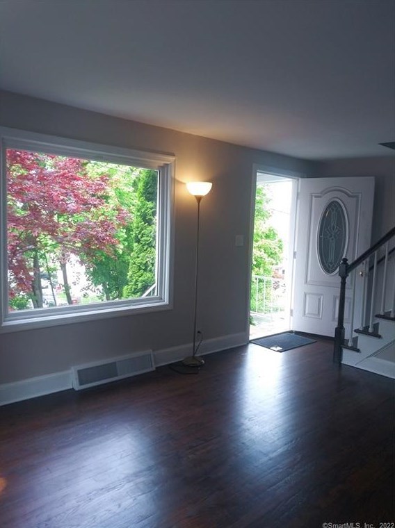 40 Manners Ave, Union City, CT 06770