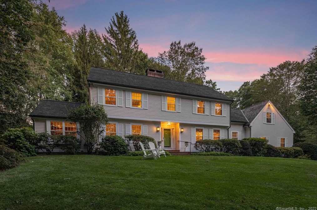 11 Harvest Ln, Weston, CT 06883-2442
