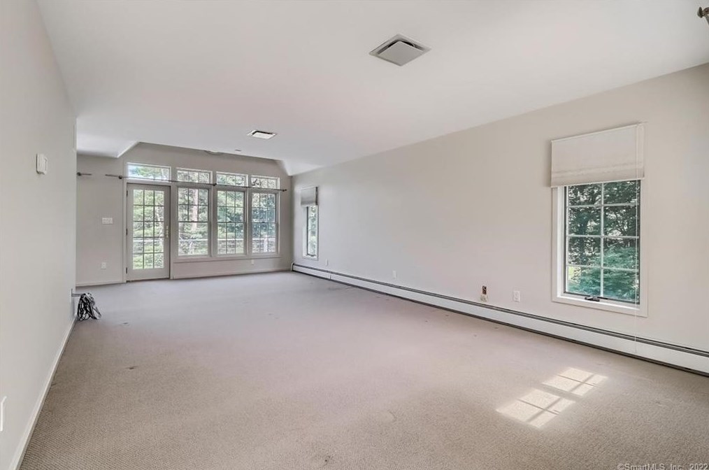 6 Bolton Ln, Westport CT  06880-2324 exterior