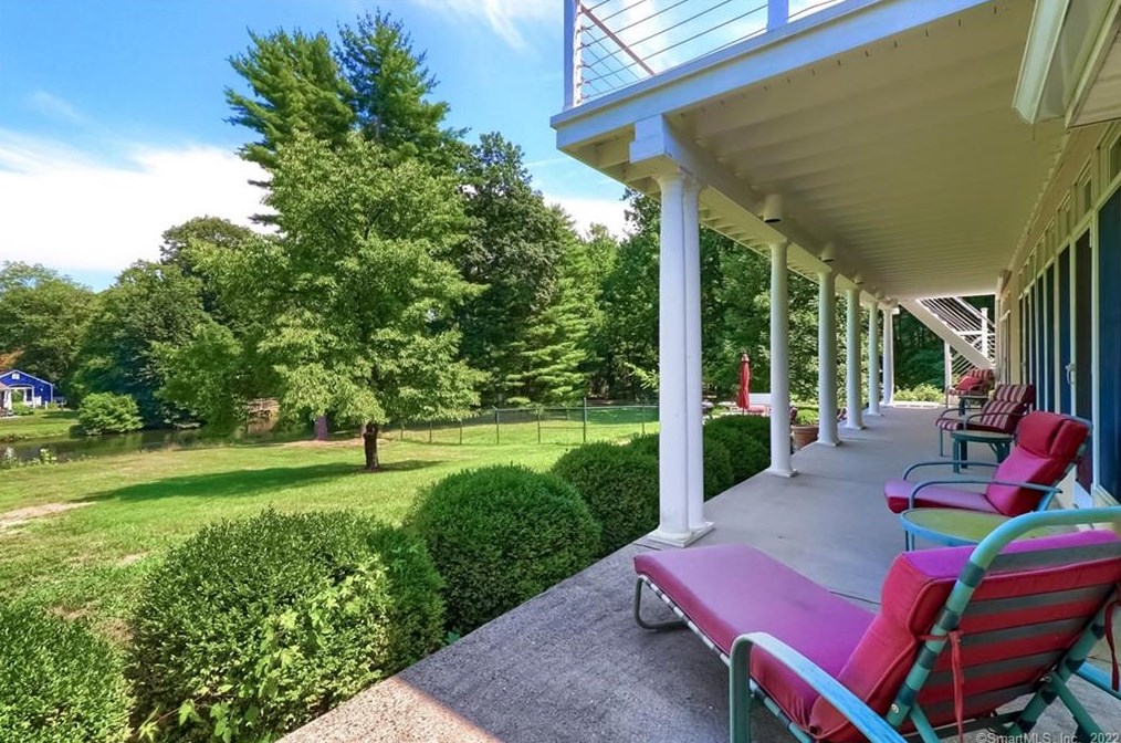6 Bolton Ln, Westport CT  06880-2324 exterior