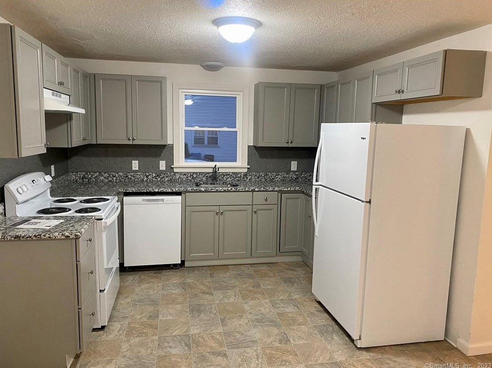 68 Westerly St, Manchester, CT 06042