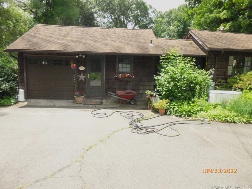 20 Joes Hill Rd, Danbury, CT 06811-4235