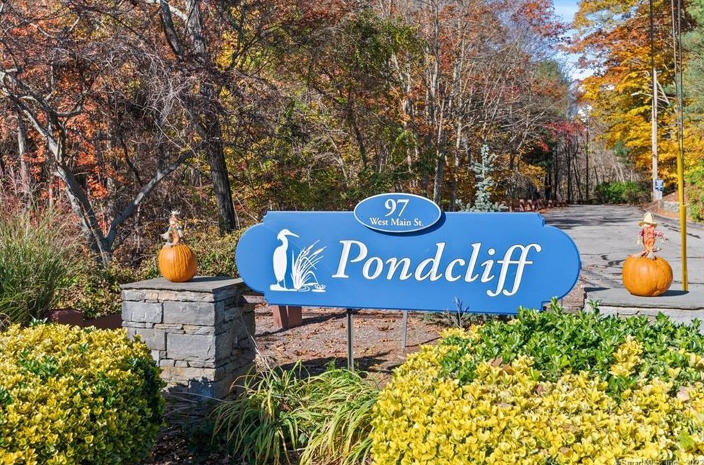 97 W Main St #59, Niantic, CT 06357