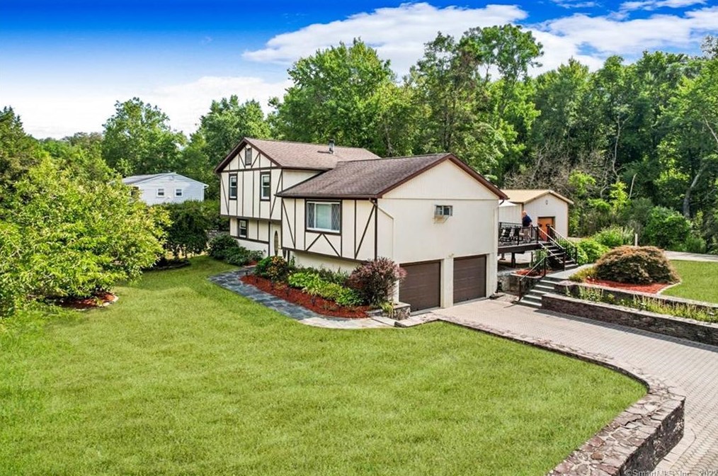 28 Palen Rd, East Fishkill, NY 12533-5845