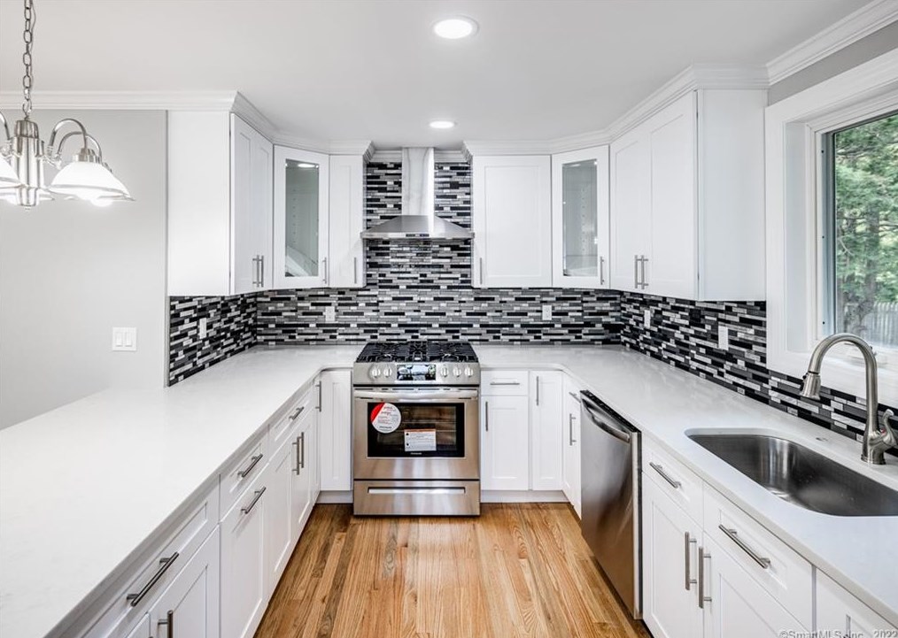 677 Pine Rock Ave, New Haven CT  06514-3814 exterior