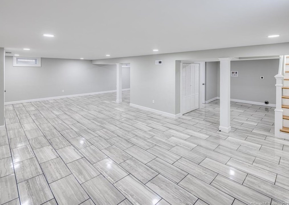 677 Pine Rock Ave, New Haven CT  06514-3814 exterior