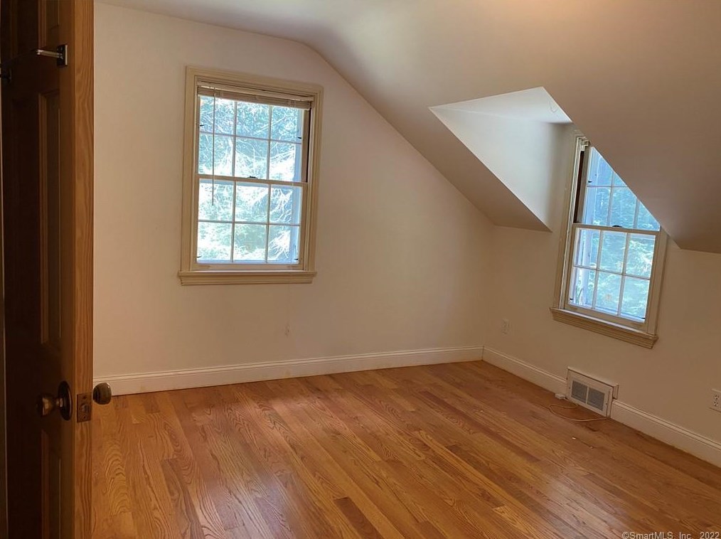 19 Westwood Rd, Storrs Mansfield, CT 06268