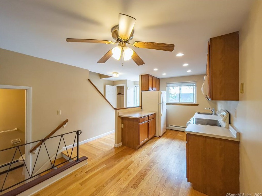60 Linwood Ave #e, Colchester, CT 06415