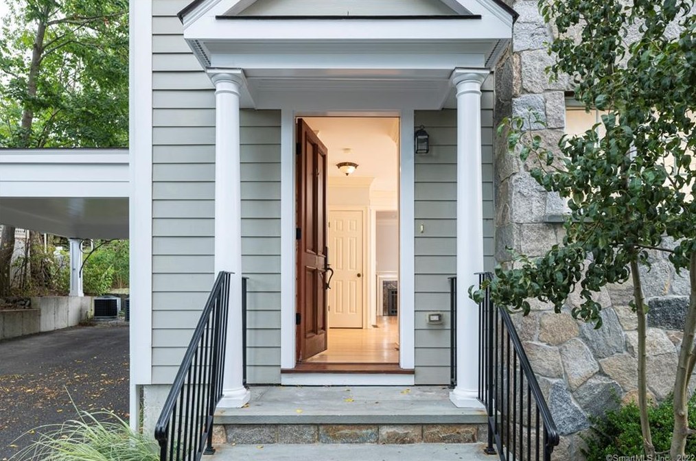 41 Harold St #b, Cos Cob, CT