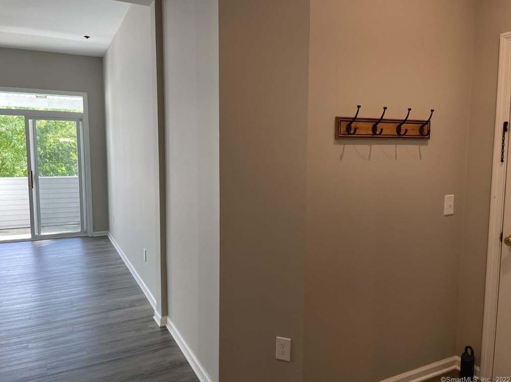 5 Terrace Pl Apt I, Northville, CT