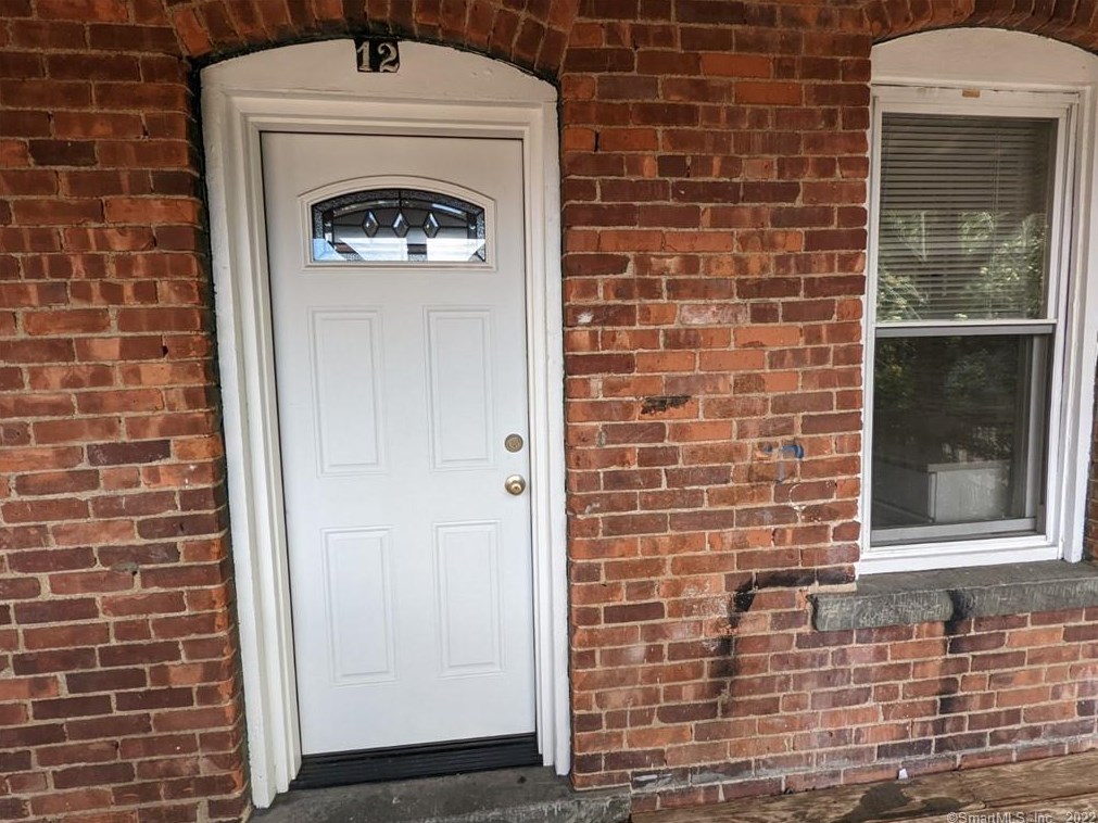 70 Center St #12, Huntington, CT 06484