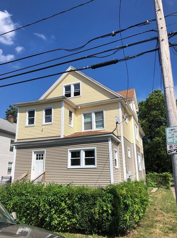 14 Milford St, Hartford, CT 06112-2131