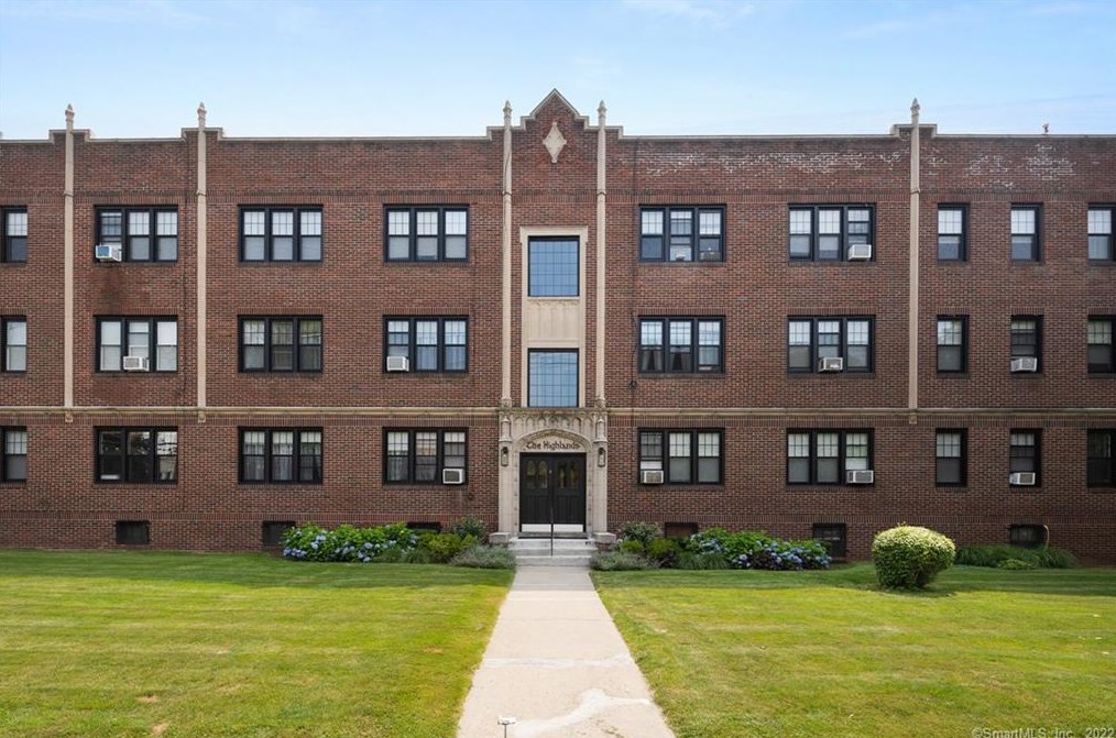 4 Highland St #b3, Hartford, CT 06119
