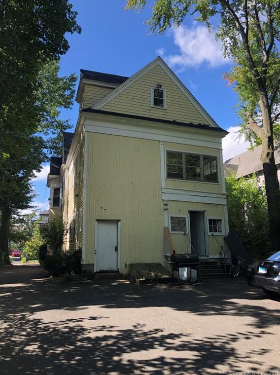 200 Sargeant St, Hartford CT  06105-1325 exterior