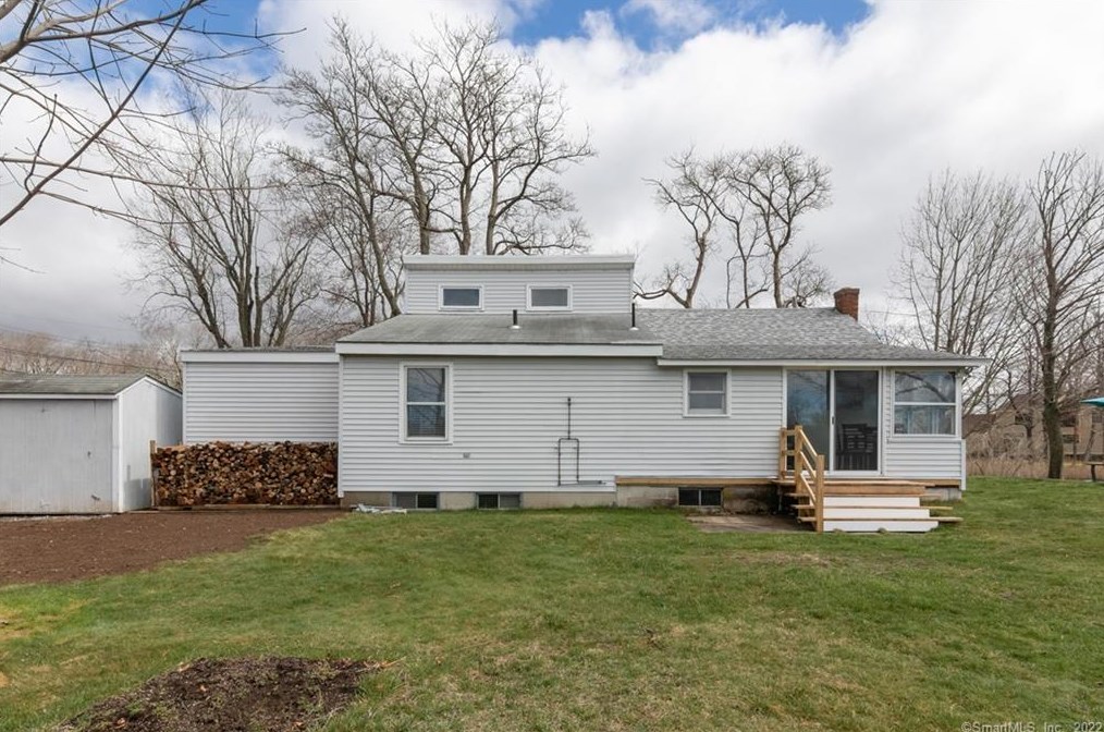 18 Thompson Ln, Fenwick CT  06475-1630 exterior