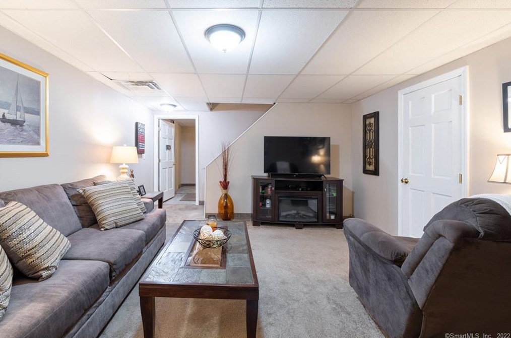 90 Mt Fair Dr, Watertown CT  06795-1659 exterior