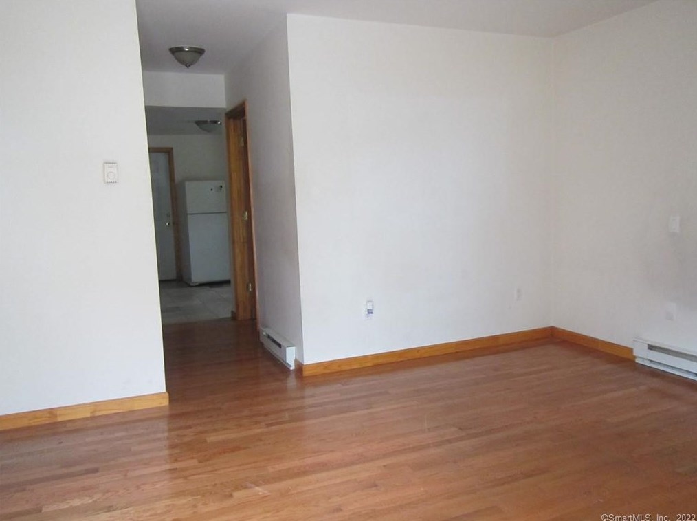 107 Summit St, Norwich, CT 06360
