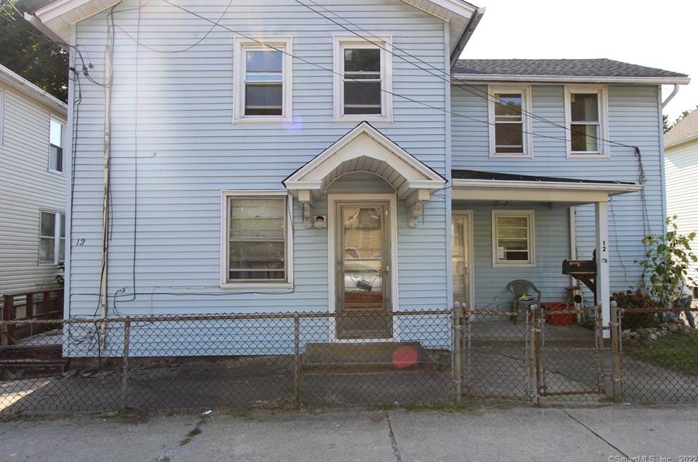 12 Smith St, Derby, CT 06418