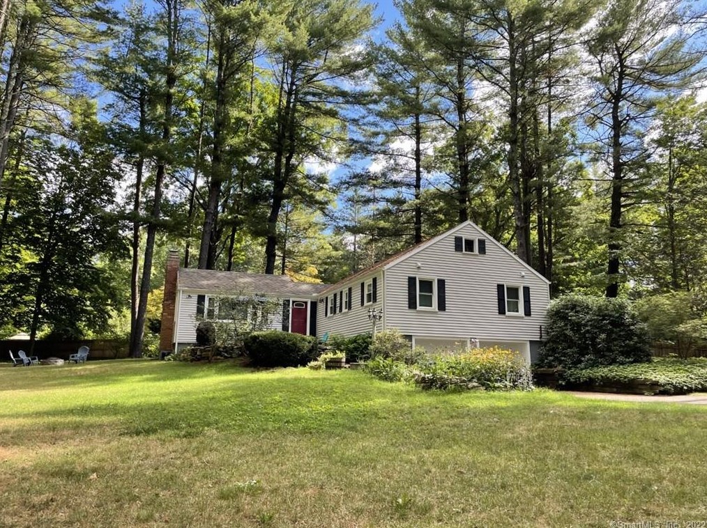 44 Washburn Rd, Collinsville, CT 06019-2220