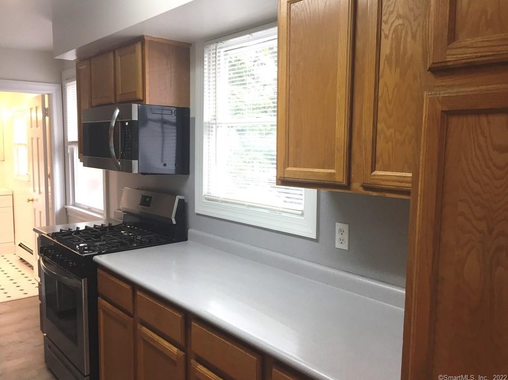77 Valley Rd, Cos Cob, CT 06807