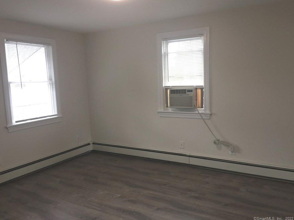 77 Valley Rd, Cos Cob CT  06807-2209 exterior