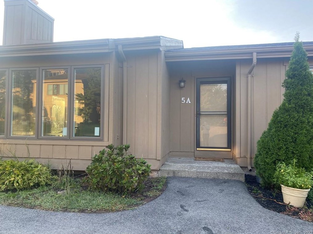 5 Pilgrim Harbor #a, Wallingford, CT 06492