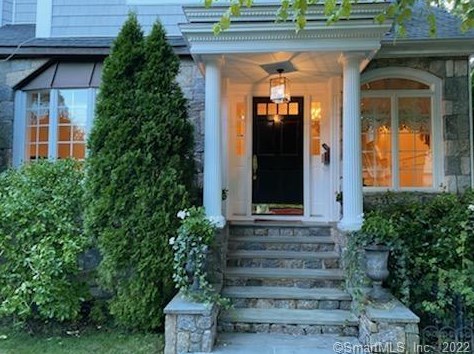 20 Center Rd, Old Greenwich, CT 06870-1806