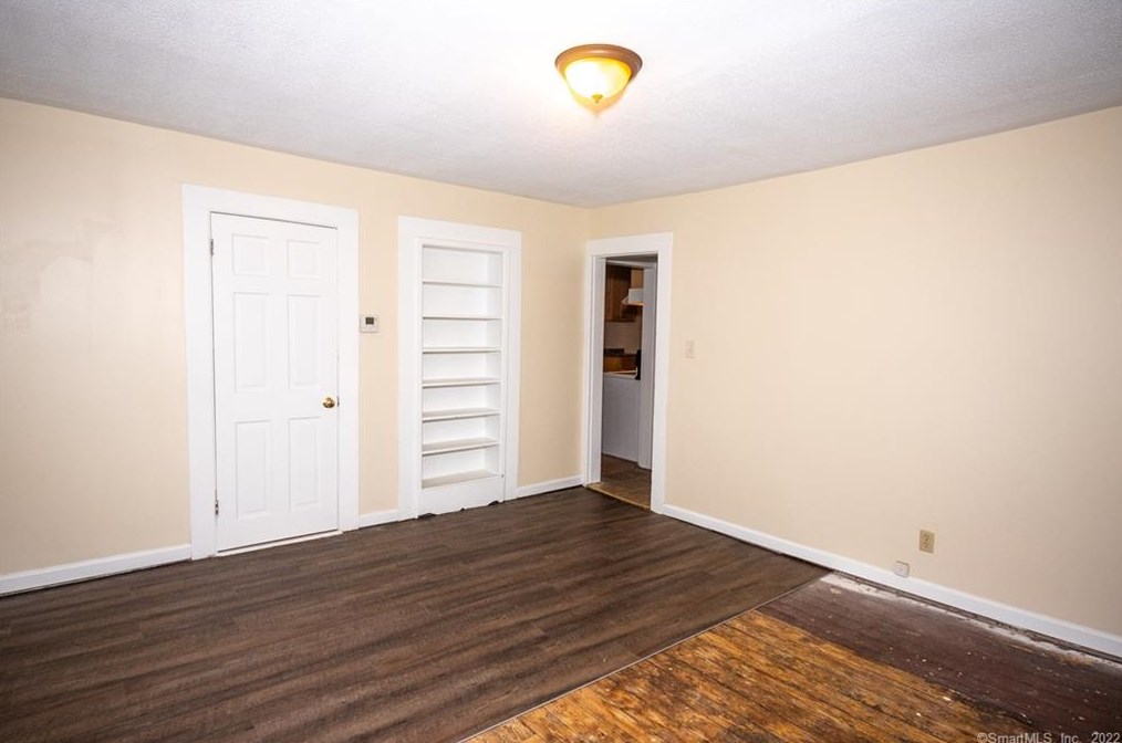 162 Park St, Bristol, CT 06010