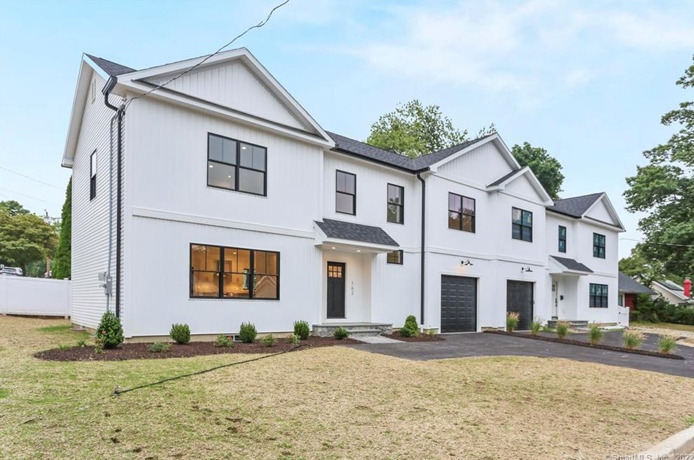 160 Sawyer Rd, Fairfield, CT 06824-4133