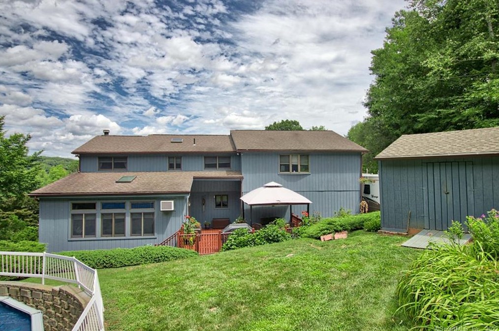 39 Brighton Rd, Union City, CT 06770-1549