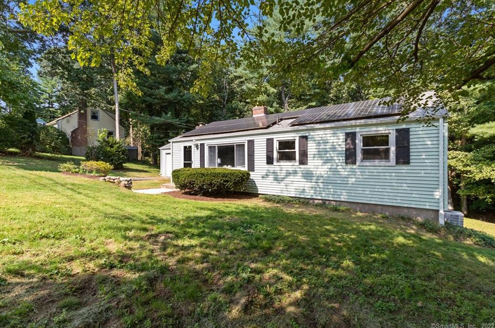29 Barry Ln, Simsbury, CT 06070