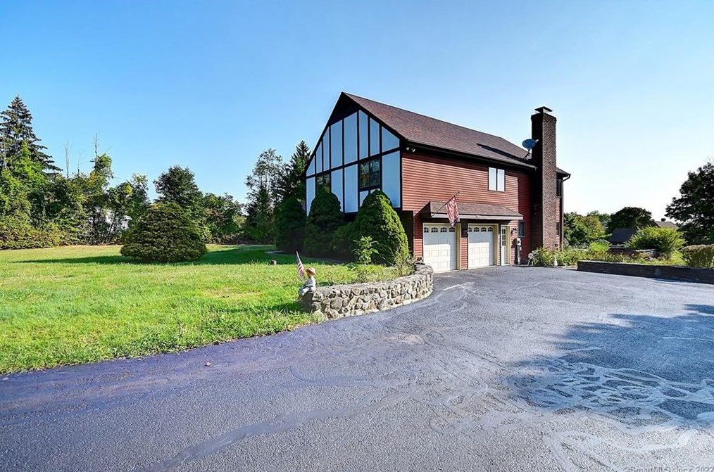 208 Lakes Rd, Bethlehem, CT 06751