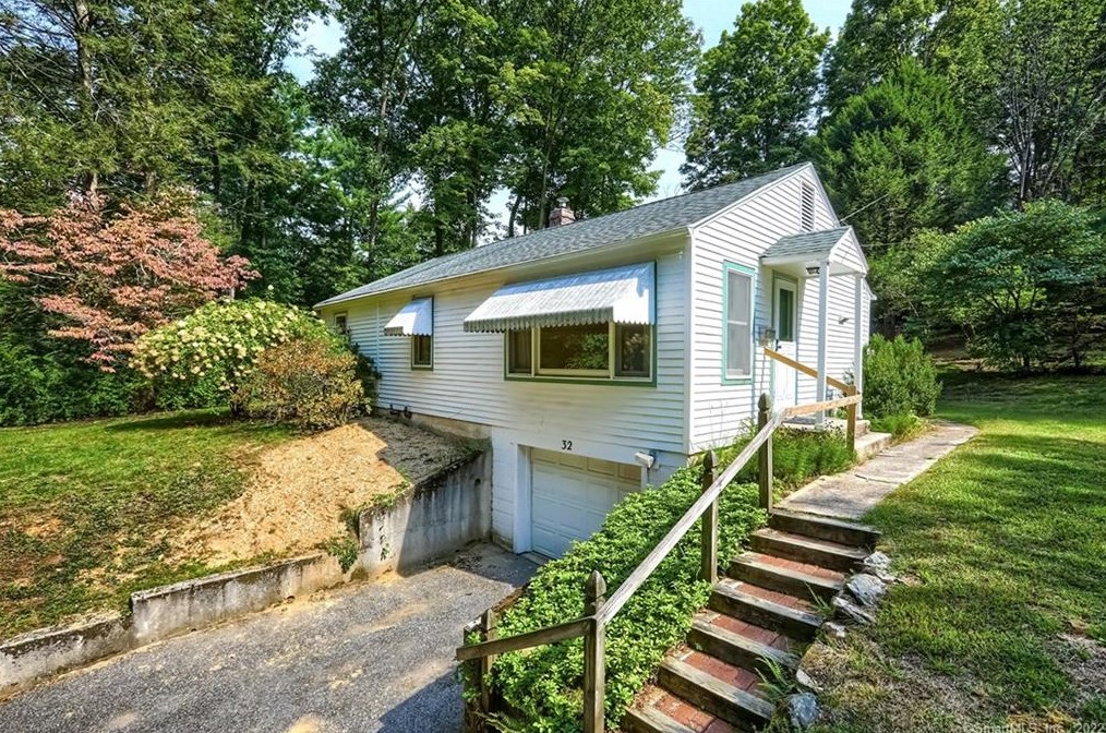 32 Van Car Rd, Northville, CT 06776 exterior