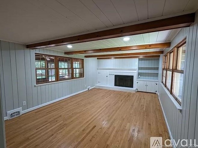 12 Vining Dr, Simsbury, CT 06070